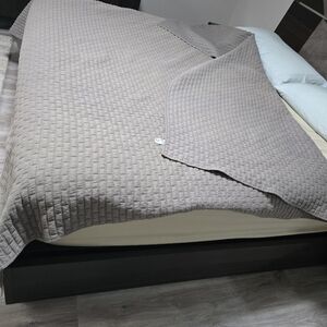 Elegant Gray Quilted Bedspread